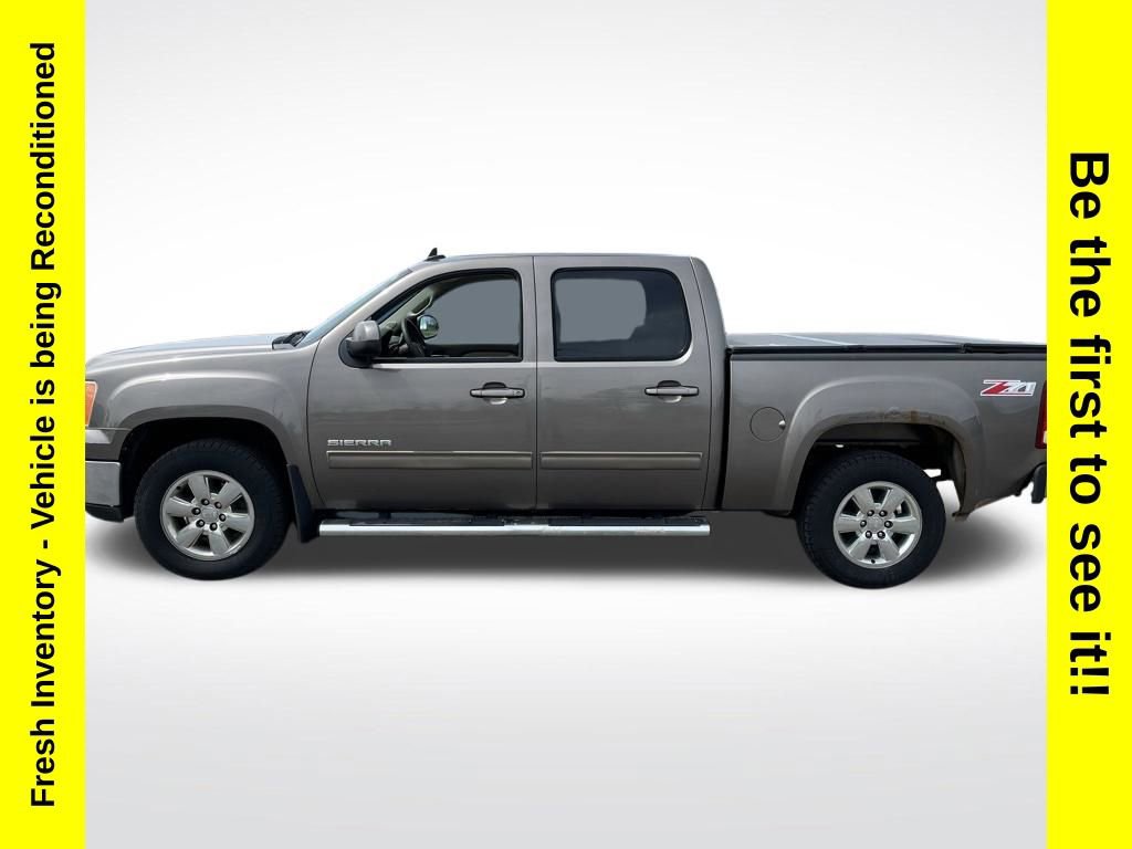Used 2013 GMC Sierra 1500 SLT w/ SLT Convenience Package AWD/4WD image 2