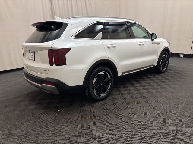 Used 2025 Kia Sorento EX image 4