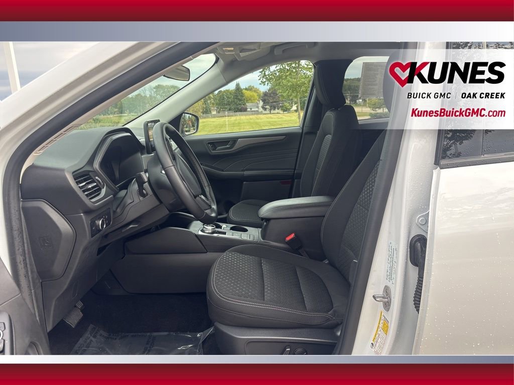 Used 2024 Ford Escape Active image 10