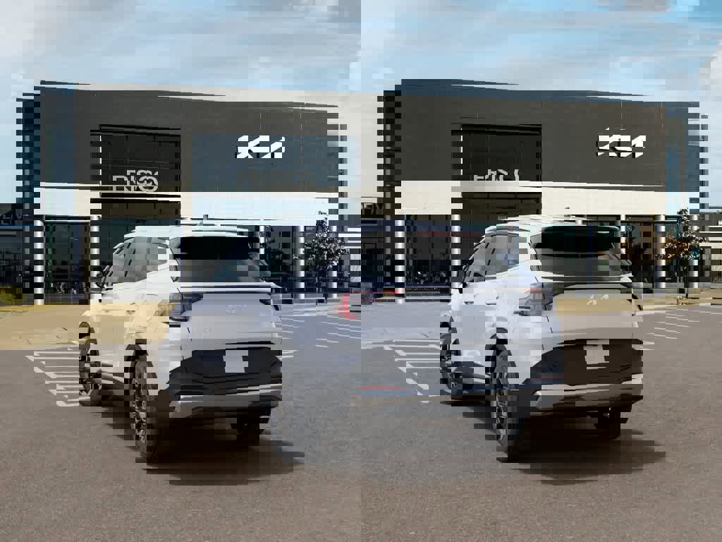 New 2026 Kia Sportage LX image 4