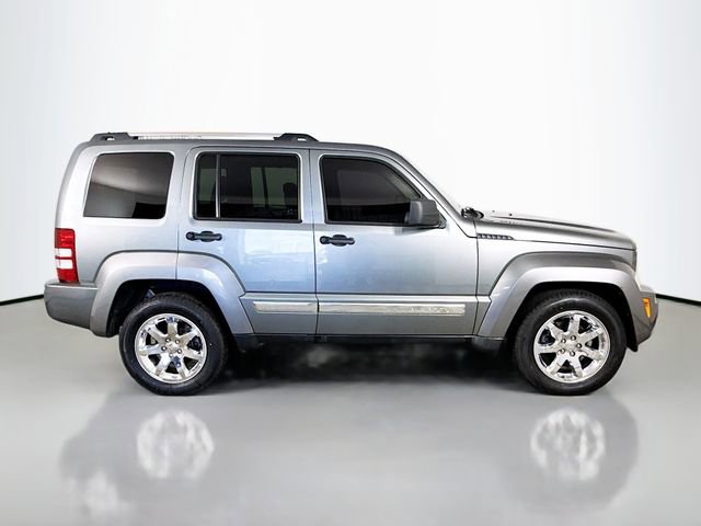 Used 2012 Jeep Liberty Limited w/ Tire & Wheel Group AWD/4WD image 8