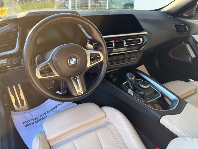 Used 2022 BMW Z4 M40i w/ Premium Package RWD image 11