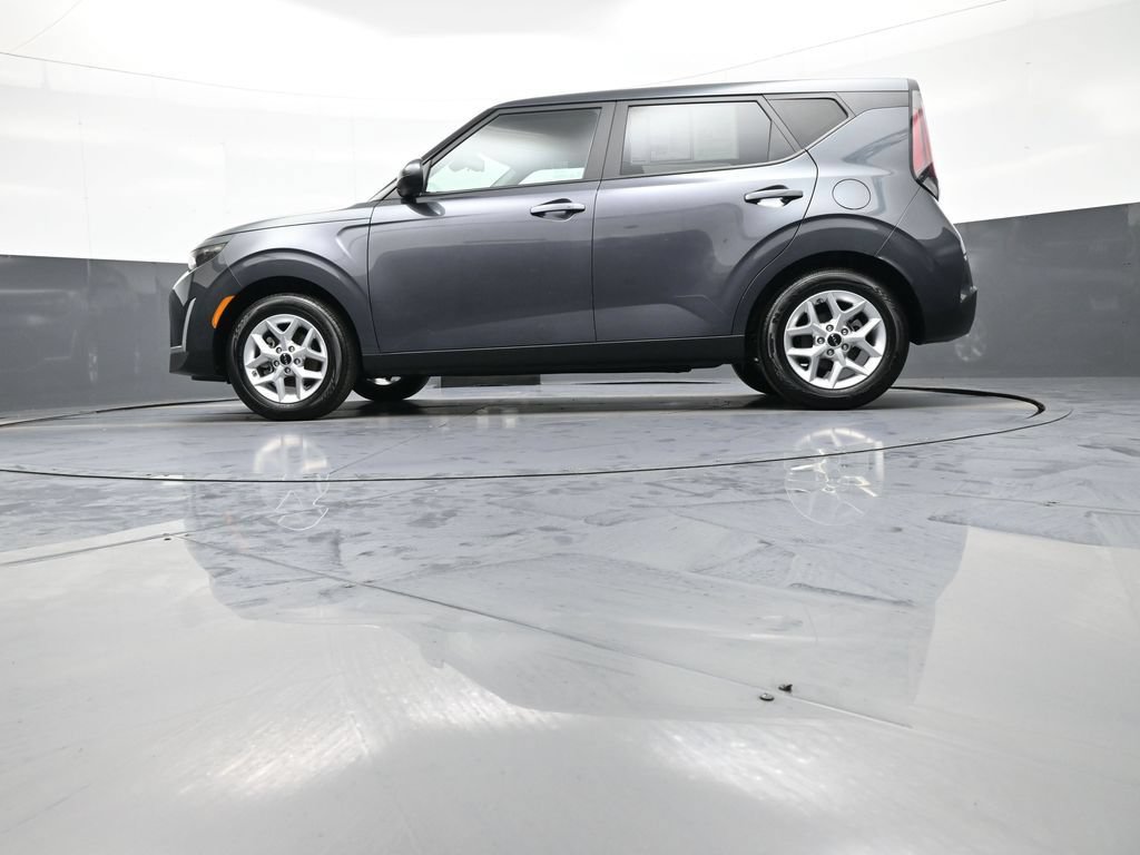 Certified 2025 Kia Soul S FWD image 32