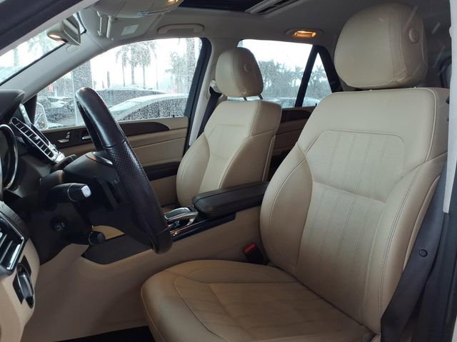 Used 2019 Mercedes-Benz GLE 400 4MATIC image 5