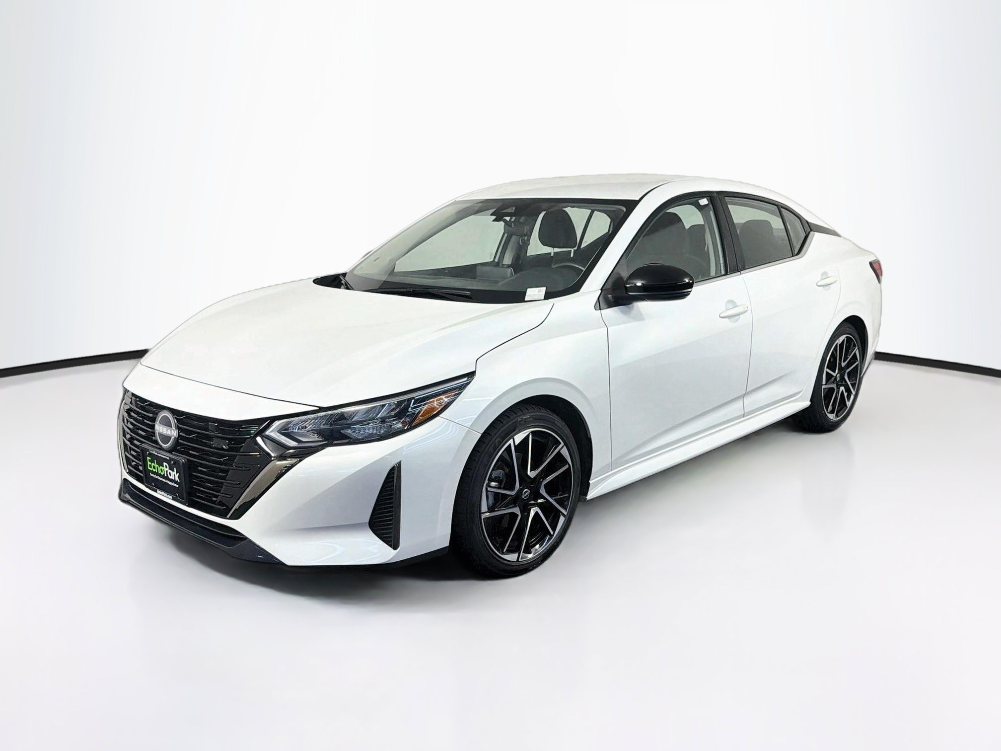 Used 2025 Nissan Sentra SR FWD image 3