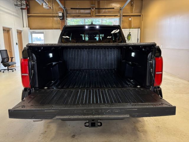 Used 2024 Toyota Tacoma SR5 AWD/4WD image 22