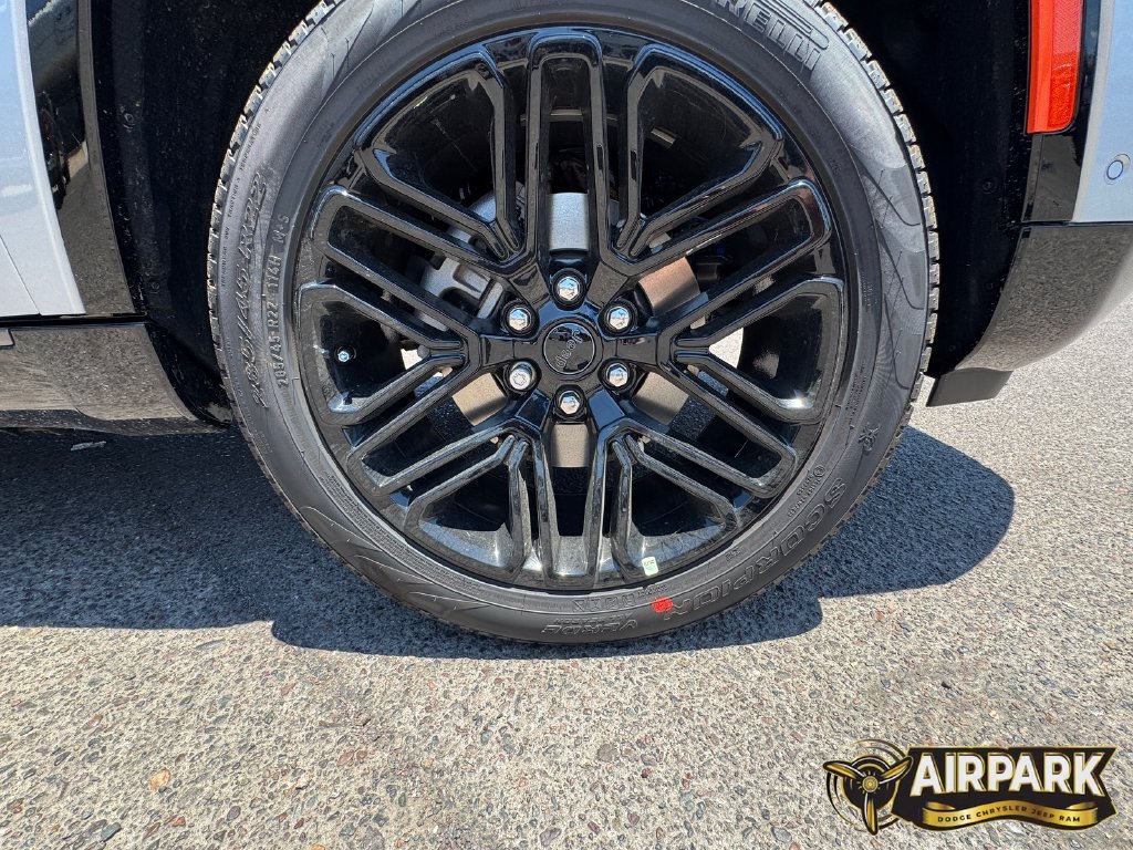 New 2026 Jeep Grand Wagoneer Limited AWD/4WD image 10