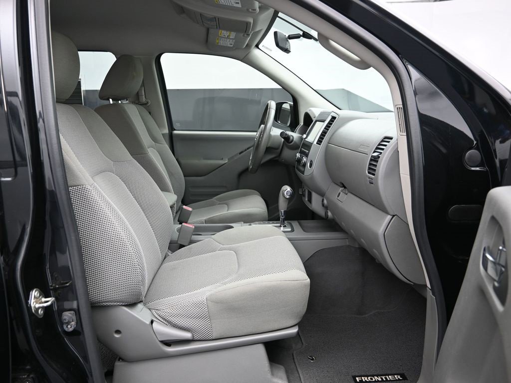 Used 2019 Nissan Frontier SV image 23