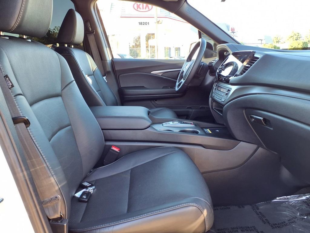 Used 2024 Honda Passport EX-L image 10