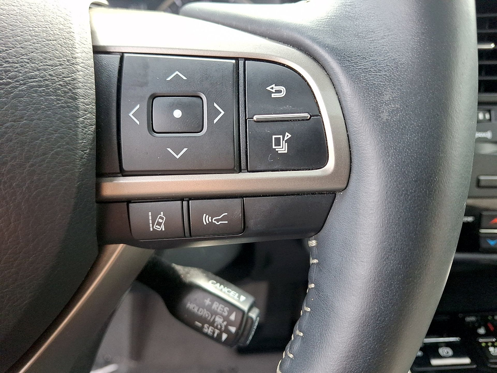 Used 2017 Lexus RX 350 FWD w/ Premium Package image 18