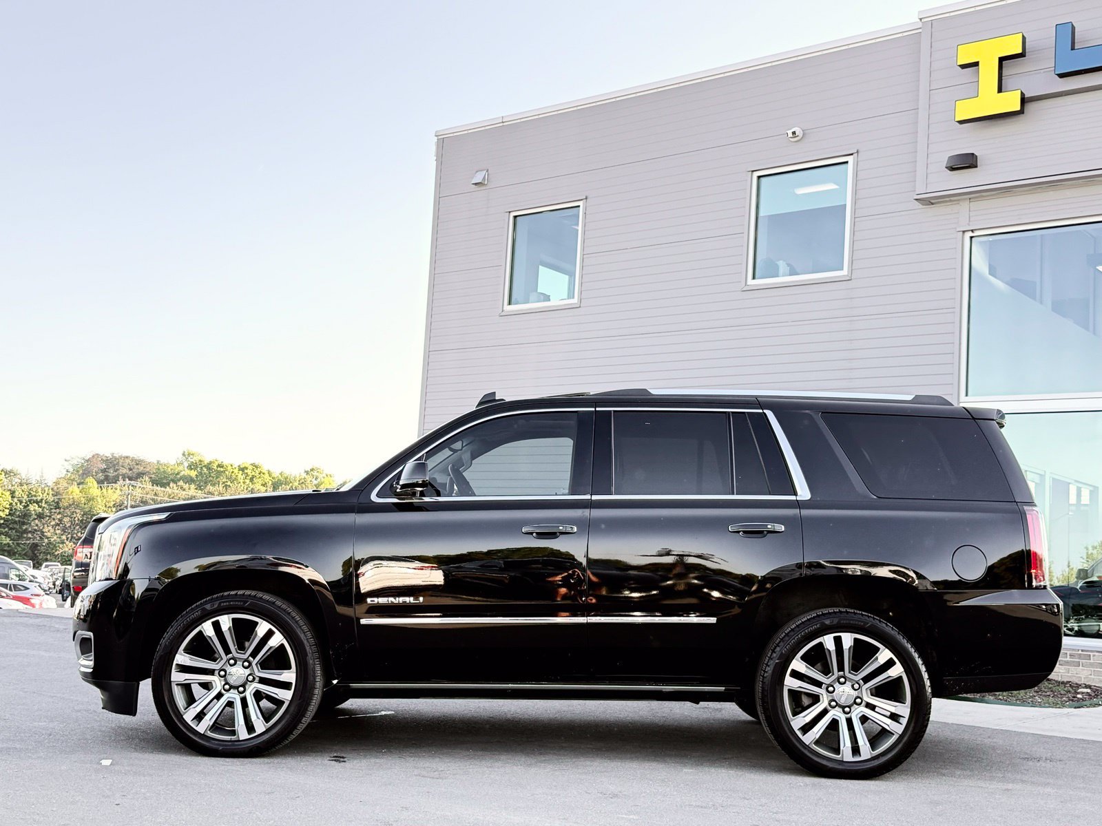 Used 2020 GMC Yukon Denali w/ Denali Ultimate Package AWD/4WD image 11