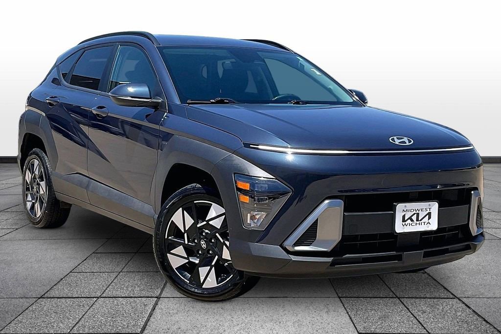 Used 2025 Hyundai Kona SEL AWD/4WD image 2