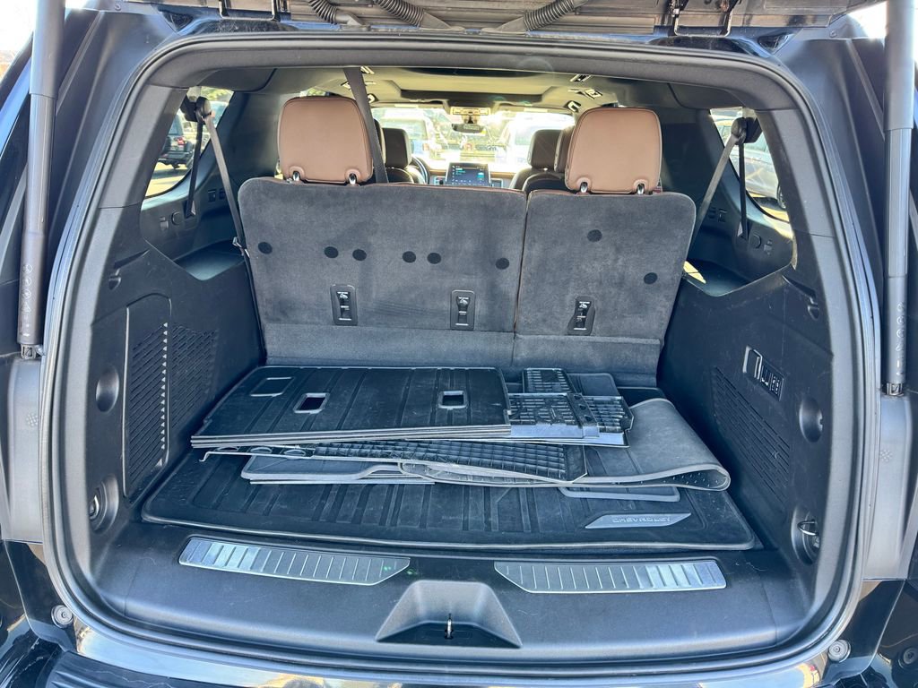 Used 2022 Chevrolet Suburban High Country AWD/4WD image 17