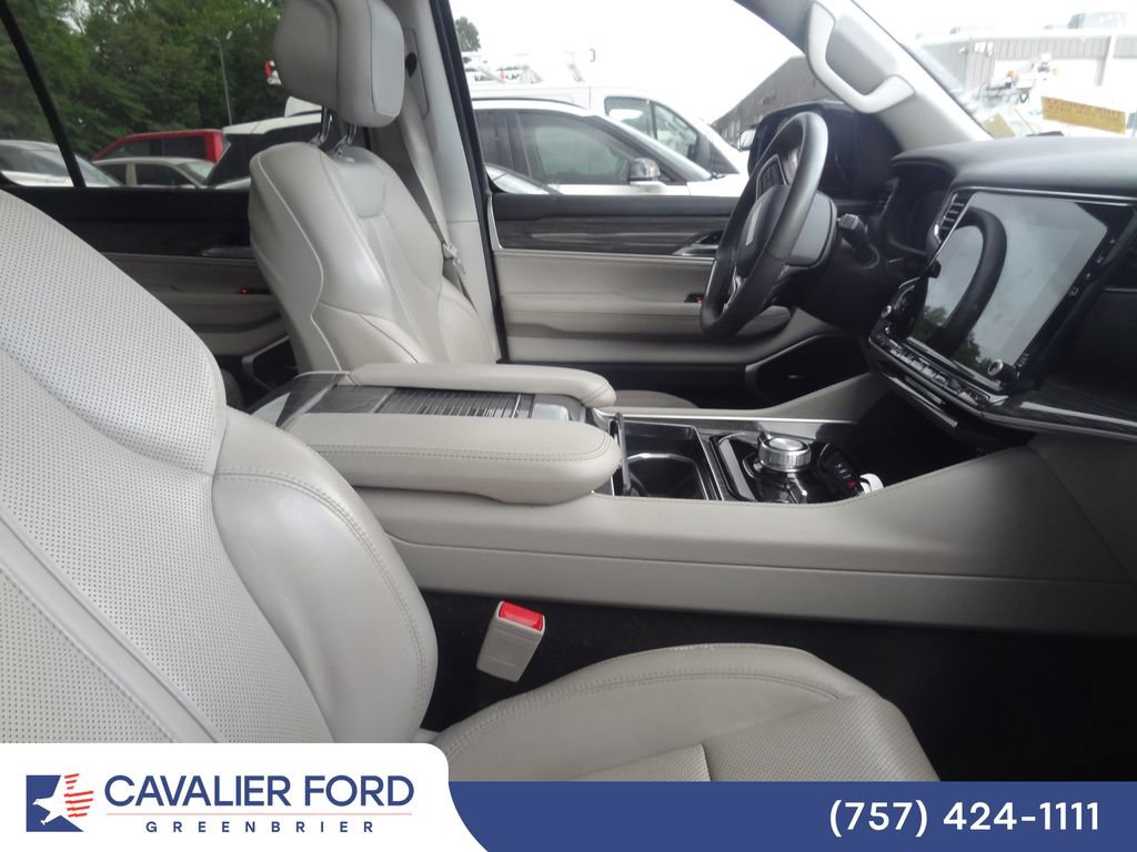 Used 2022 Jeep Wagoneer Series II w/ Convenience Group I AWD/4WD image 9