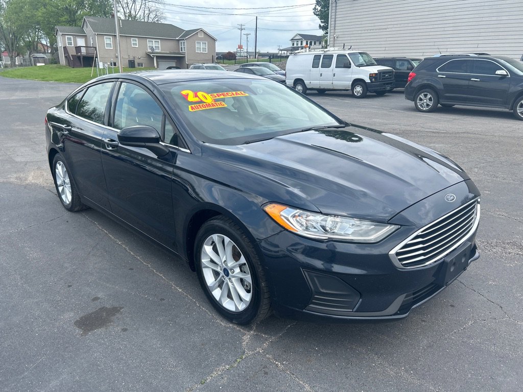 Used 2020 Ford Fusion SE image 4