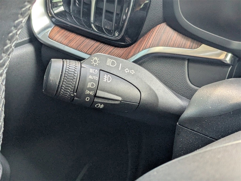 Used 2024 Volvo S60 B5 Plus image 27