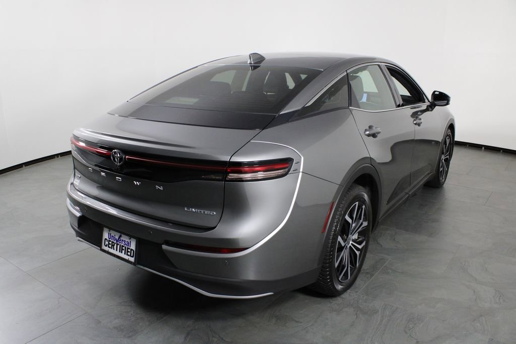 Used 2023 Toyota Crown Limited image 17