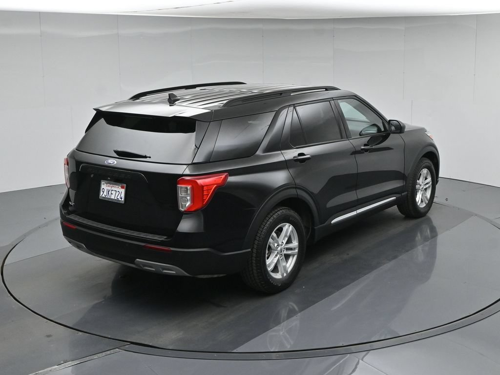 Certified 2023 Ford Explorer XLT w/ Equipment Group 202A RWD image 40