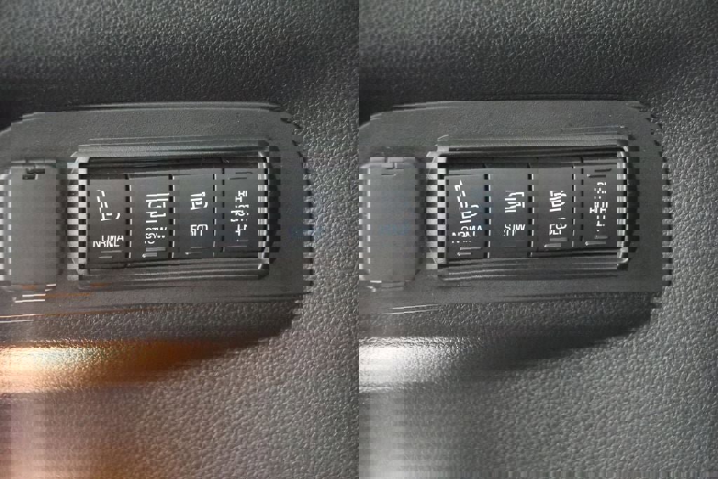 Used 2016 Ford Explorer Platinum image 34