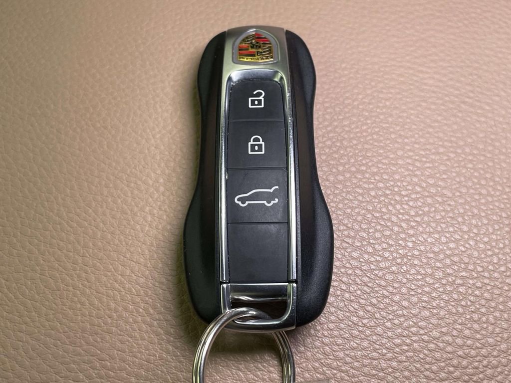 Certified 2023 Porsche Cayenne image 44