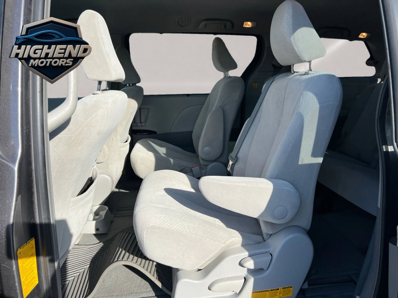 Used 2013 Toyota Sienna LE image 17