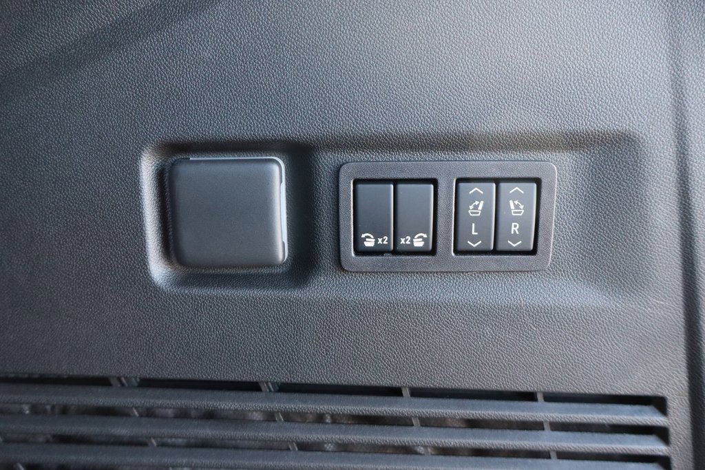 New 2026 Chevrolet Suburban RST image 30