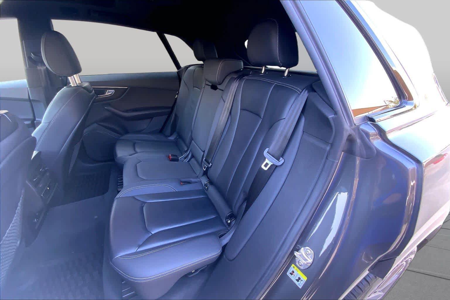 Used 2021 Audi Q8 Premium AWD/4WD image 21