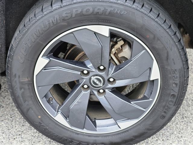 Certified 2024 Nissan Rogue SV FWD image 10