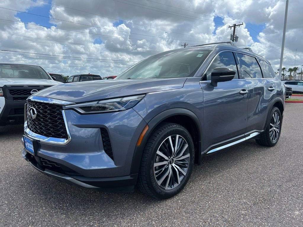 Used 2023 INFINITI QX60 Sensory w/ Vision Package AWD/4WD image 3