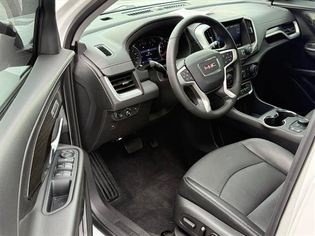 Used 2023 GMC Terrain SLT w/ Elevation Edition FWD image 9