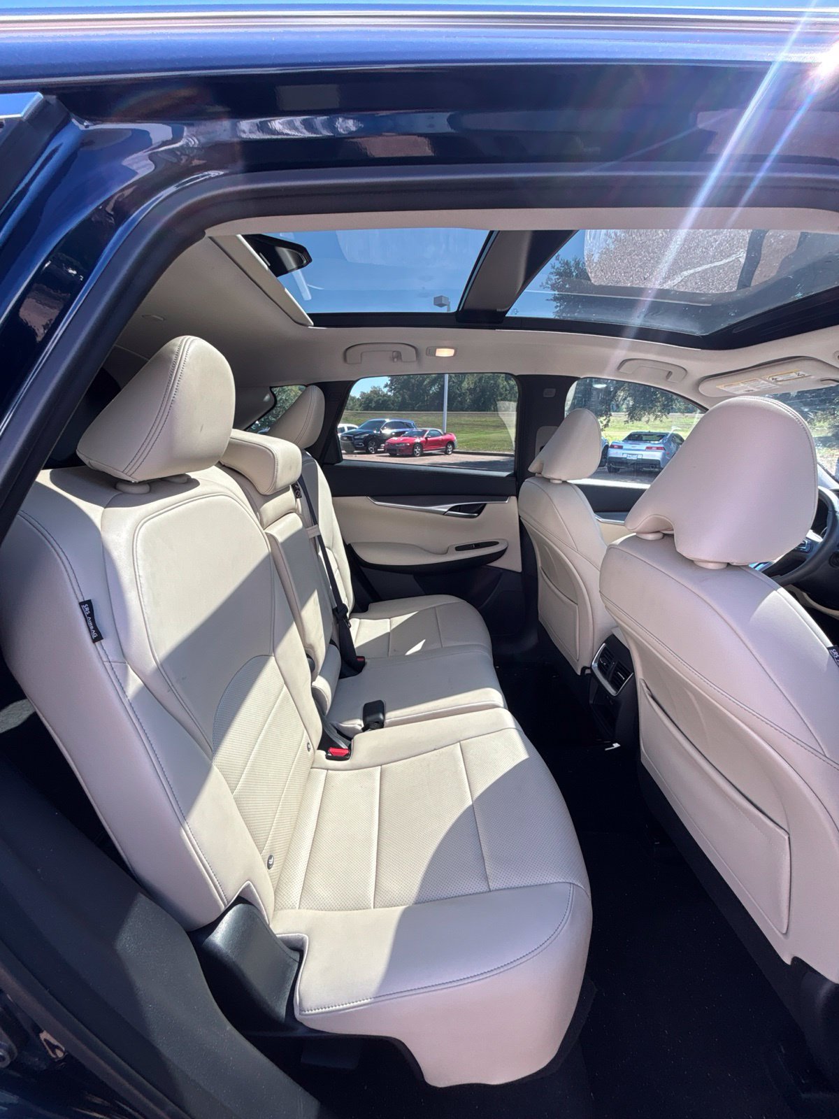 Used 2022 INFINITI QX50 Luxe w/ Cargo Package FWD image 13