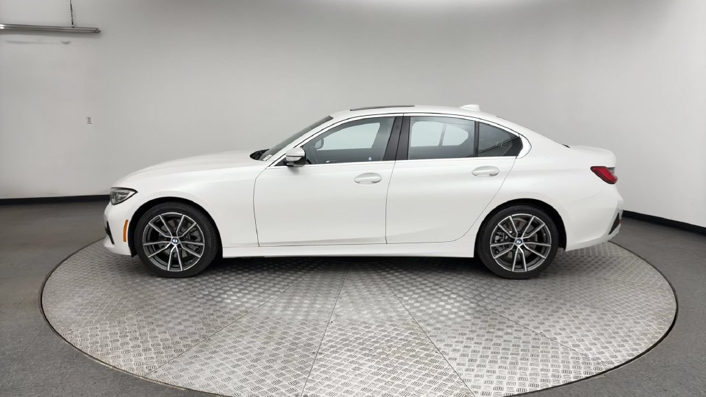 Used 2019 BMW 330i xDrive Sedan w/ Convenience Package AWD/4WD image 5