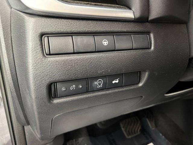 Used 2025 Nissan Rogue SV FWD image 29