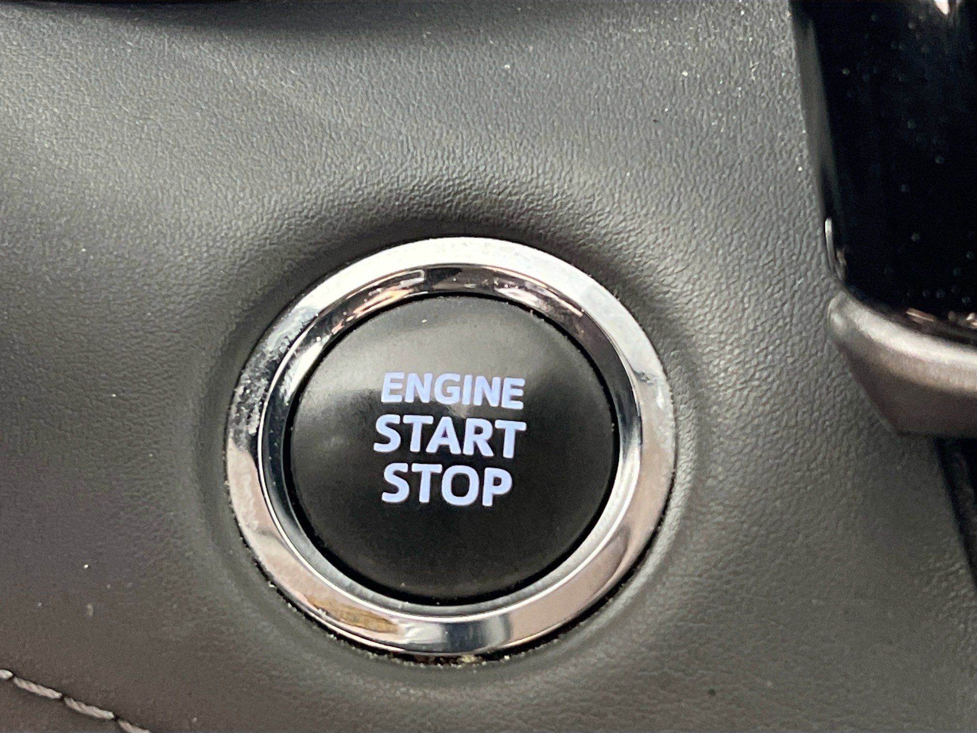 Used 2023 Toyota Highlander LE FWD image 24