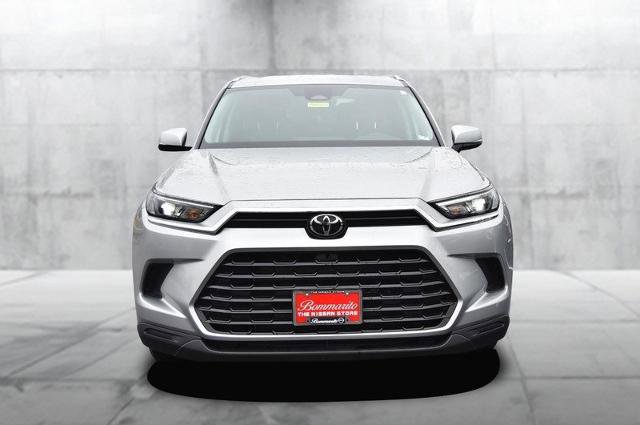 Used 2025 Toyota Grand Highlander XLE 4D Sport Utility image 4