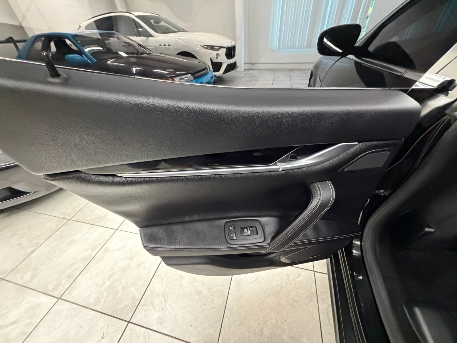 Used 2017 Maserati Ghibli S RWD image 15