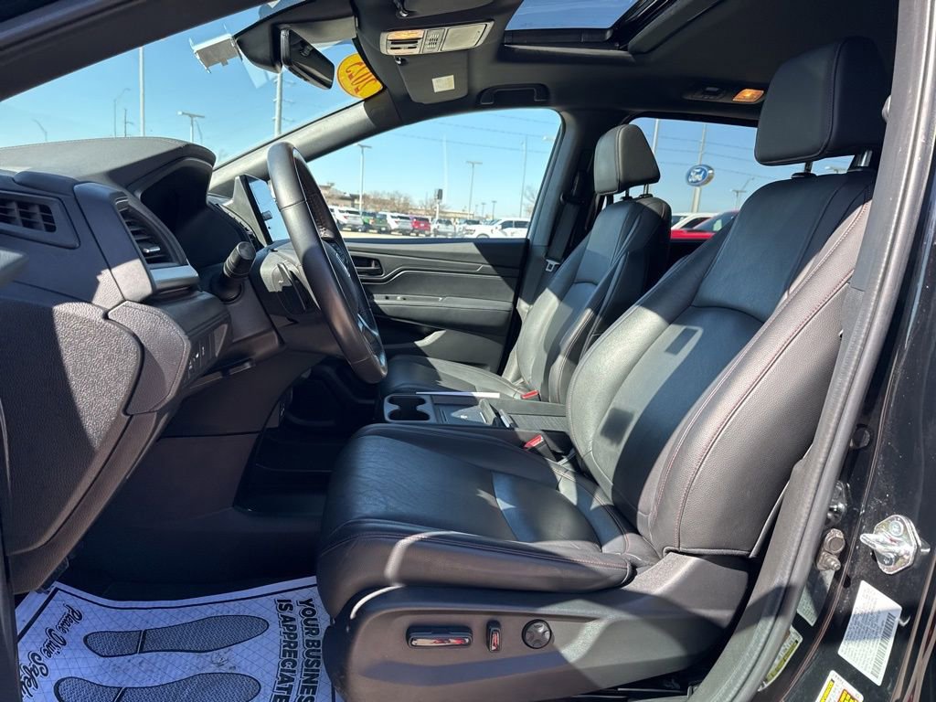 Used 2025 Honda Odyssey Sport-L image 4