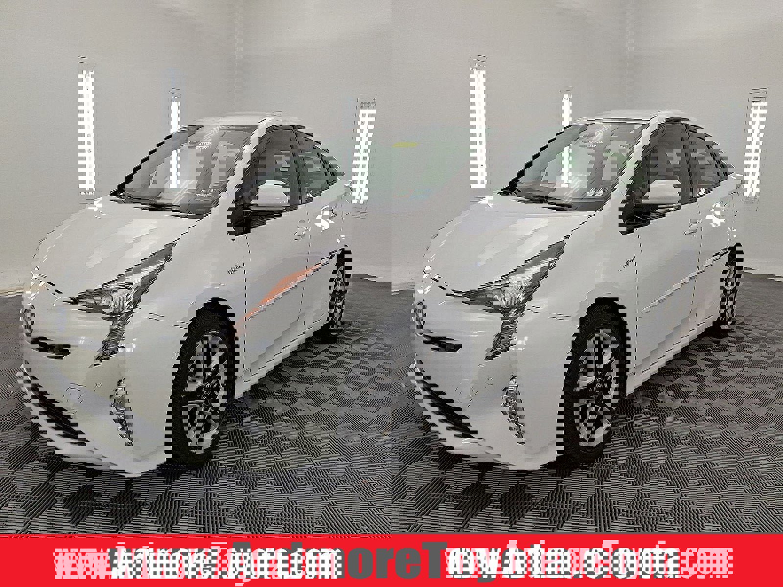 Used 2017 Toyota Prius Four Touring image 1