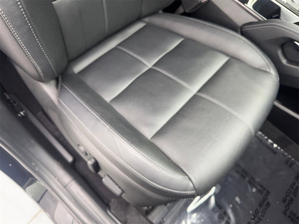 Used 2025 Kia Telluride EX w/ EX Captain's Chair Package image 49