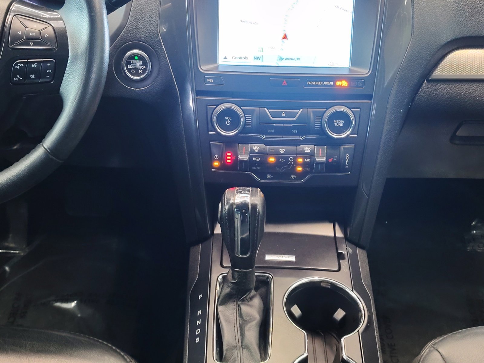 Used 2018 Ford Explorer XLT w/ Equipment Group 202A image 23