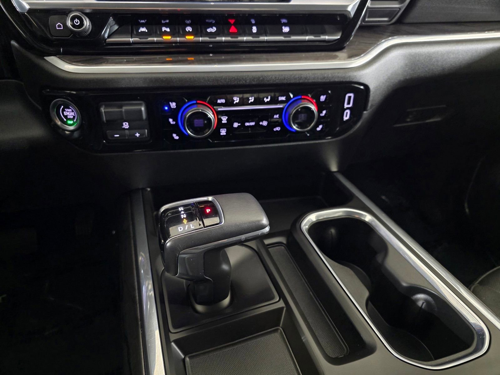 Used 2022 Chevrolet Silverado 1500 LTZ w/ LTZ Convenience Package II AWD/4WD image 31