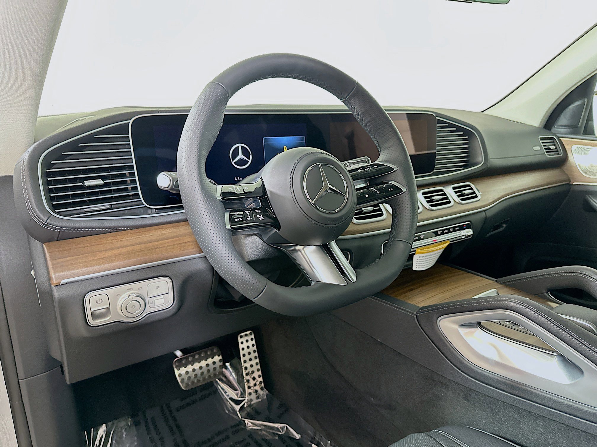 New 2026 Mercedes-Benz GLS 450 4MATIC image 9