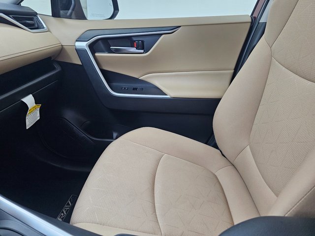 Used 2025 Toyota RAV4 XLE Premium image 23