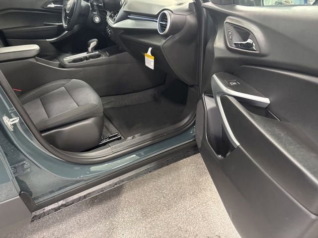 New 2026 Chevrolet Trax LS w/ LS Convenience Package FWD image 19