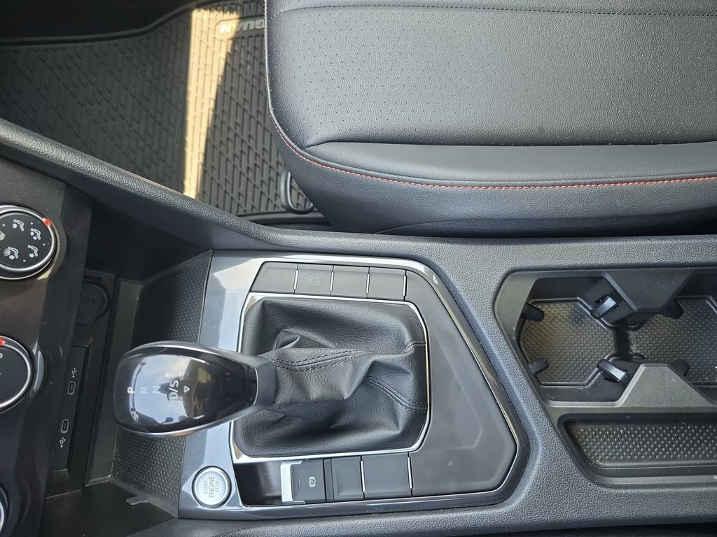 Certified 2024 Volkswagen Tiguan Wolfsburg Edition w/ Panoramic Sunroof Package FWD image 21