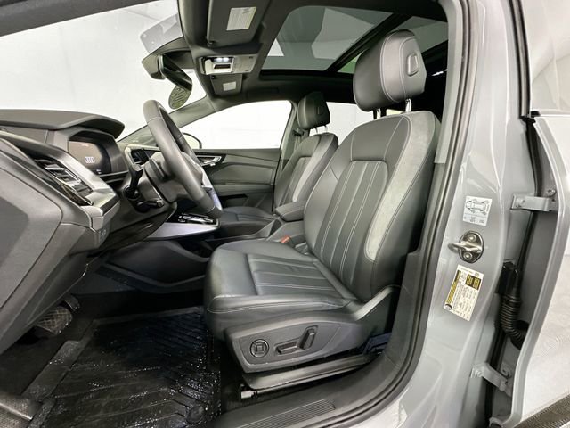 Used 2024 Audi Q4 e-tron Prestige w/ Black Optic Package image 4