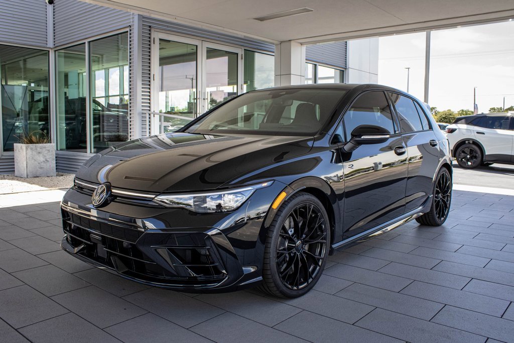 Used 2025 Volkswagen Golf R Black Edition image 10