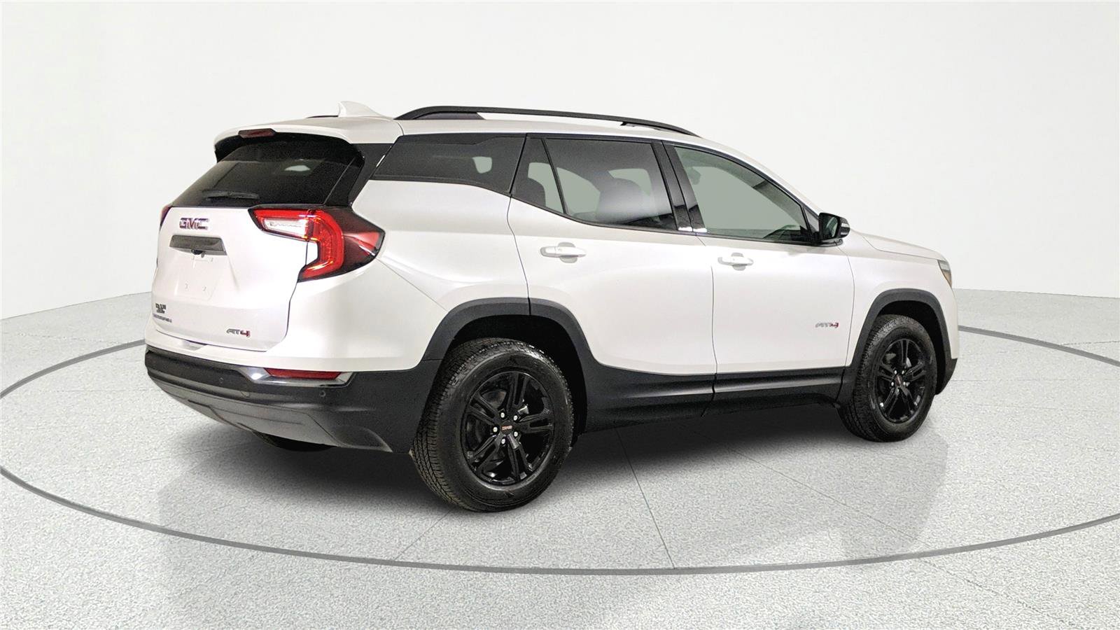 Used 2023 GMC Terrain AT4 AWD/4WD image 2