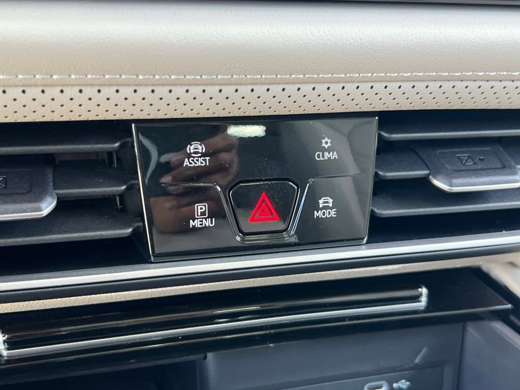 New 2026 Volkswagen Atlas SE image 30