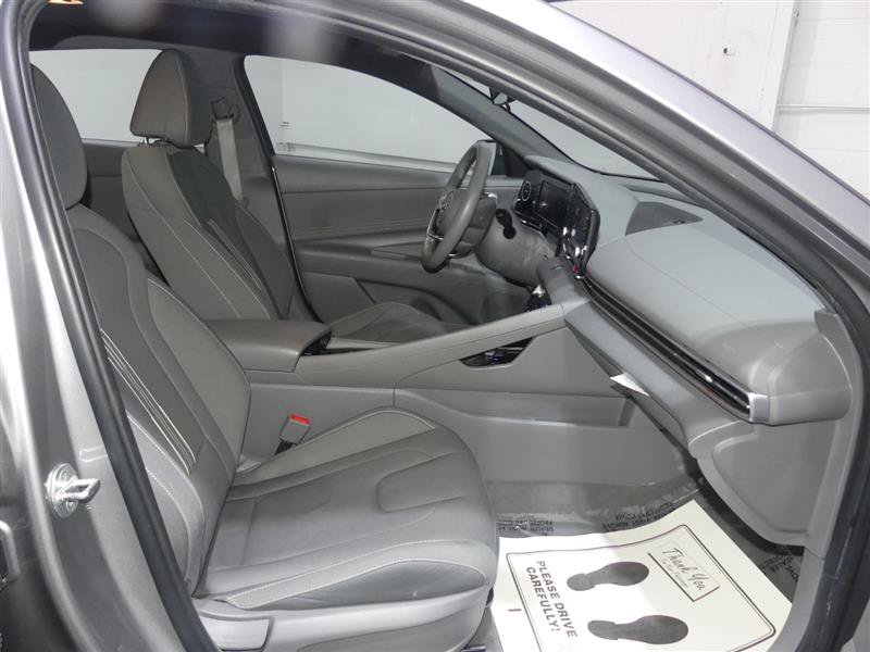 Used 2022 Hyundai Elantra SEL w/ Convenience + Premium Package FWD image 22